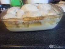 Картопля запечена з куркою, в гострому соусі. запечена