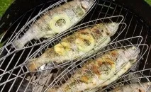 Шашлик із скумбрії цілком цілком