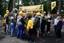 Сумнівна символіка в таборі Азовець навіщо виглядати, як прихильники ДНР, INSIDER символіка