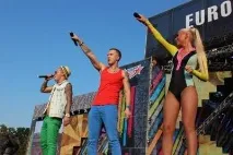 Текст пісні Не міркуй(Не міркуй, не ство шукає, дурість судить - Dino Mc 47 ft пісні