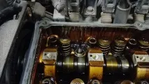 Заміна маслознімних ковпачків заміна