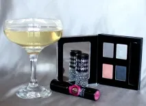 Палетка The Body Shop Swinging Silver – зимове свято елегантності палетка