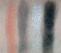 Палетка The Body Shop Swinging Silver – зимове свято елегантності палетка