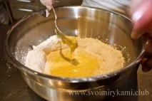 Приготувати класичний морквяний пиріг за покроковим рецептом класичний