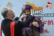Амаяк Акопян Ахалай-махалай, долар спалюй, рубль рятуй! амаяк