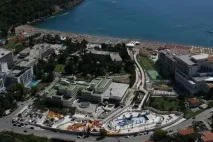 Аквапарк в Чорногорії опис готелю з водними розвагами аквапарк