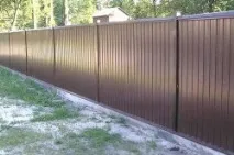 Дешевий паркан своїми руками дерев’яний, з піддонів, профнастилу своїми