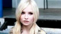 Емілі Браунінг (Emily Browning), Навколо Зірок браунінг