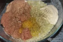 Капустяні драники з курячим фаршем, по-домашньому. капустяні