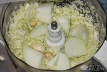 Капустяні драники з курячим фаршем, по-домашньому. капустяні