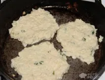 Капустяні драники з курячим фаршем, по-домашньому. капустяні