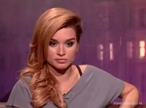 Який колір волосся підійде смаглявій брюнетці з карими очима волосся