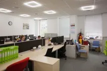 Як працюють у DHL клієнтами
