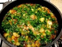 Як тушкувати картоплю в каструлі з куркою тушкувати