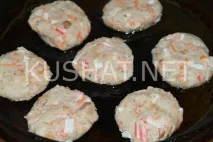 Рибні биточки з крабовими паличками биточки