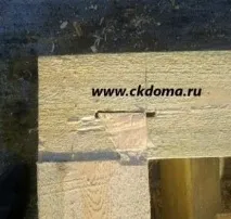 Рубка в теплий кут, рубання кутів стін будинку, кут будинку, в шип паз будинку з бруса, стик брусів по рубка