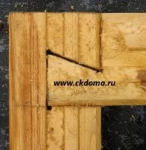 Рубка в теплий кут, рубання кутів стін будинку, кут будинку, в шип паз будинку з бруса, стик брусів по кутів