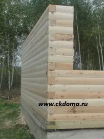 Рубка в теплий кут, рубання кутів стін будинку, кут будинку, в шип паз будинку з бруса, стик брусів по рубка