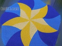 Килимок з деталей спицями петлі