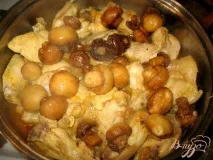 Курячі крильця з печерицями курячі