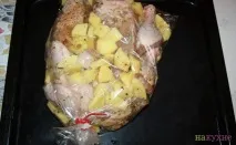 Курка з гарніром у рукаві. курка