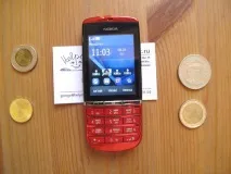 Nokia Asha 300 - Огляд червоного та частково сенсорного несмартфону червоного