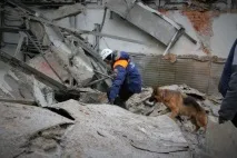 Перша плита впала на верстат мого батька, очевидці трагедії на ЗІКу розповіли, як сталося верстат