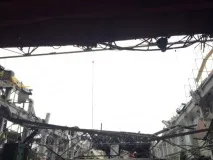 Перша плита впала на верстат мого батька, очевидці трагедії на ЗІКу розповіли, як сталося впала