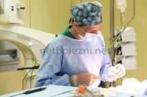 Чому виникає тремор рук у дорослих, основні причини та лікування препаратами. основні
