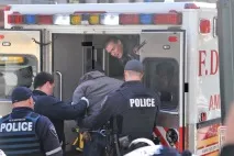 Поліція Нью-Йорка та їх транспортні засоби, деякі на сіні) транспортні