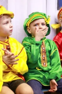 Посидіти в українській хаті» українській
