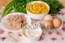 Салат з консервованим тунцем і кукурудзою. Покроковий рецепт з фото. салат
