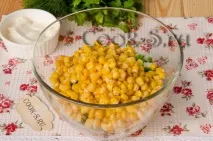 Салат з консервованим тунцем і кукурудзою. Покроковий рецепт з фото. тунцем