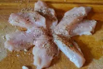 Салат з куркою та грушею салату