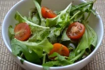 Салат з куркою та грушею куркою