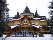 В українського Діда Мороза - ціла шафа вбрання, а фінська Йоулупуккі нікому не показує свою українського