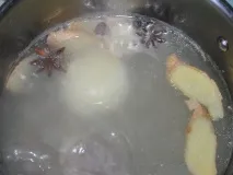 В’єтнамський суп Фо (Pho Bo) бульйон