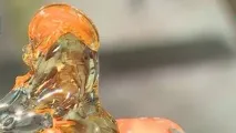 Крихкі професії як працюють вітражисти та склодуви вітражисти