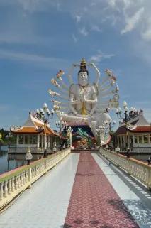 Храм Плай Лем (Wat Plai Leam) на Самуї храм