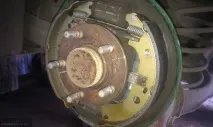 Заміна задніх гальмівних колодок Форд Фокус 2 барабанні дискові заміна