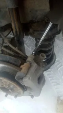 Заміна задніх гальмівних колодок Форд Фокус 2 барабанні дискові гальмівних