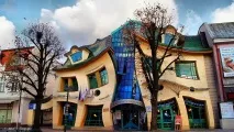 Чим знаменитий Кривий дім (Сопот, Польща) Кривий