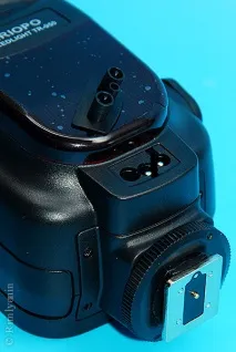 Фотоспалах Triopo TR-950, просто ще один мануальний дешевий китайський спалах triopo