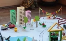 Іграшкове місто з паперу місто