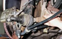 Як зняти приводи передніх коліс автомобіля ВАЗ-2110 зняти