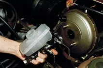 Як замінити головний циліндр гальм ВАЗ-2110 ваз-2110