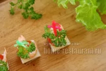Канапе з креветками на шпажках шпажках