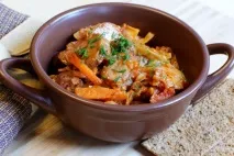 Капуста тушкована з м’ясом – 8 рецептів ясом