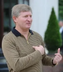 Думка Хто насправді контролює Донецьк контролює