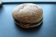 чизбургером